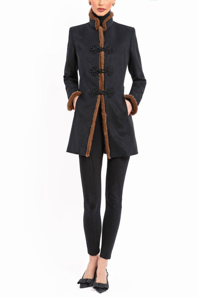 Long blazer from pure Italian cashmere in black with natural mink trim - Image 1 - VON DÖRNBERG
